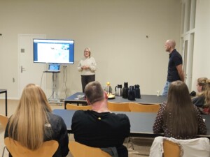 Stichting Amurang introduceert zichzelf.